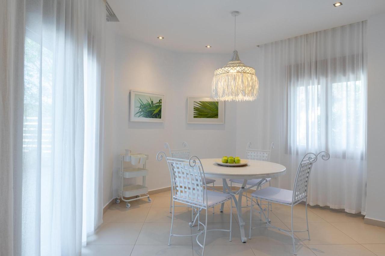 Love White Villa Ялиссос Экстерьер фото